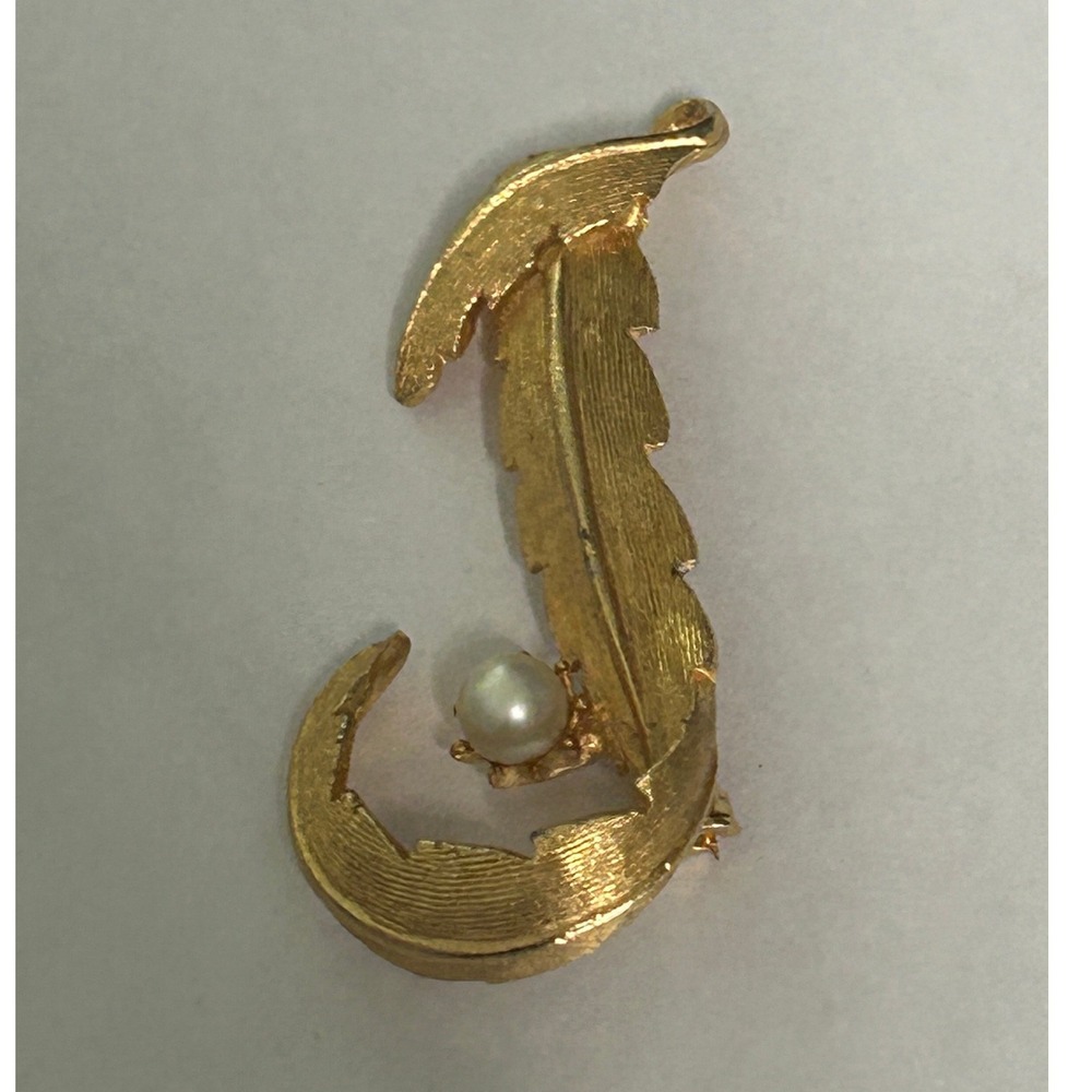 Vintage BSK Gold Tone Feather Brooch Faux Pearl Textured Mid Century Signed#715